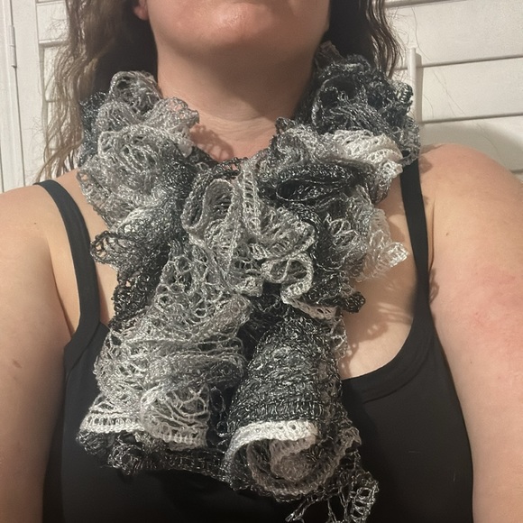 Knit Ruffled lace Scarf black gray white metallic sparkle handmade 💜💜 - Picture 7 of 8
